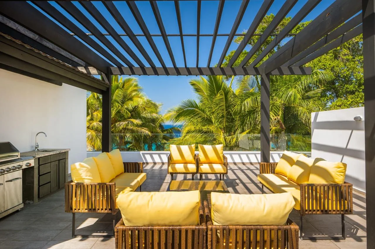 oceanfront 4 bedrooms luxury villa playa chiquita - photo 4