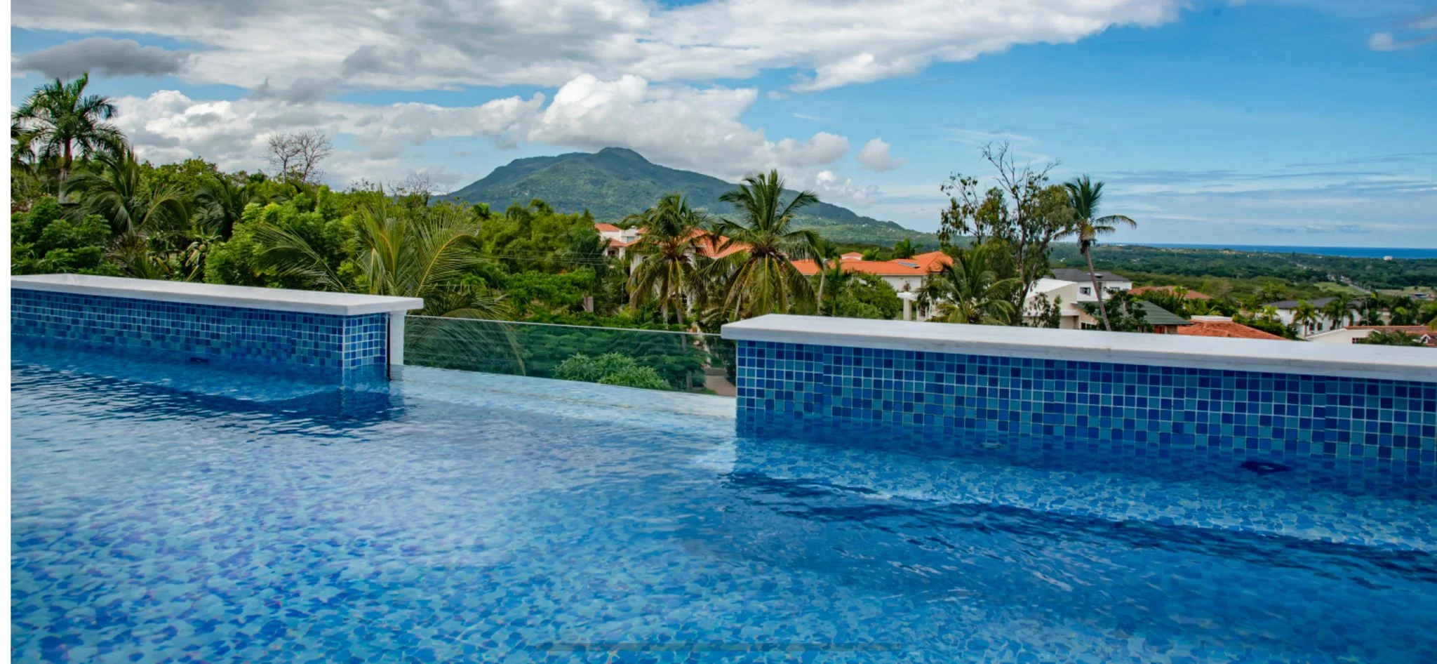 luxury 12 bedrooms in star hills  - photo 1