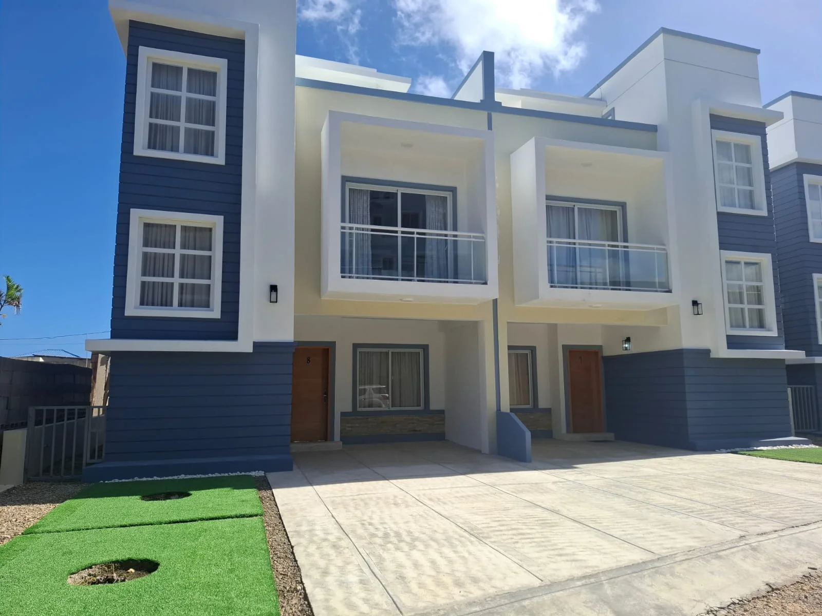 townhouse Ynoa - photo 2