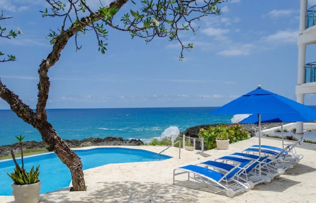 oceanfront 3 bedrooms penthouse playa chiquita - photo 1