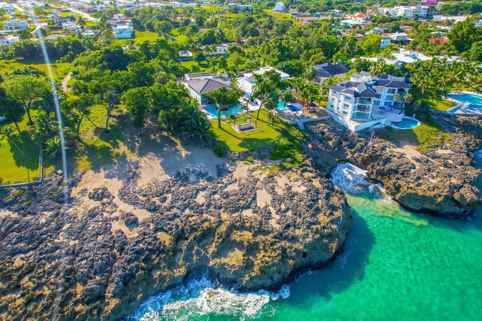 oceanfroont 7 bedrooms luxury villa playa chiquita - photo 3