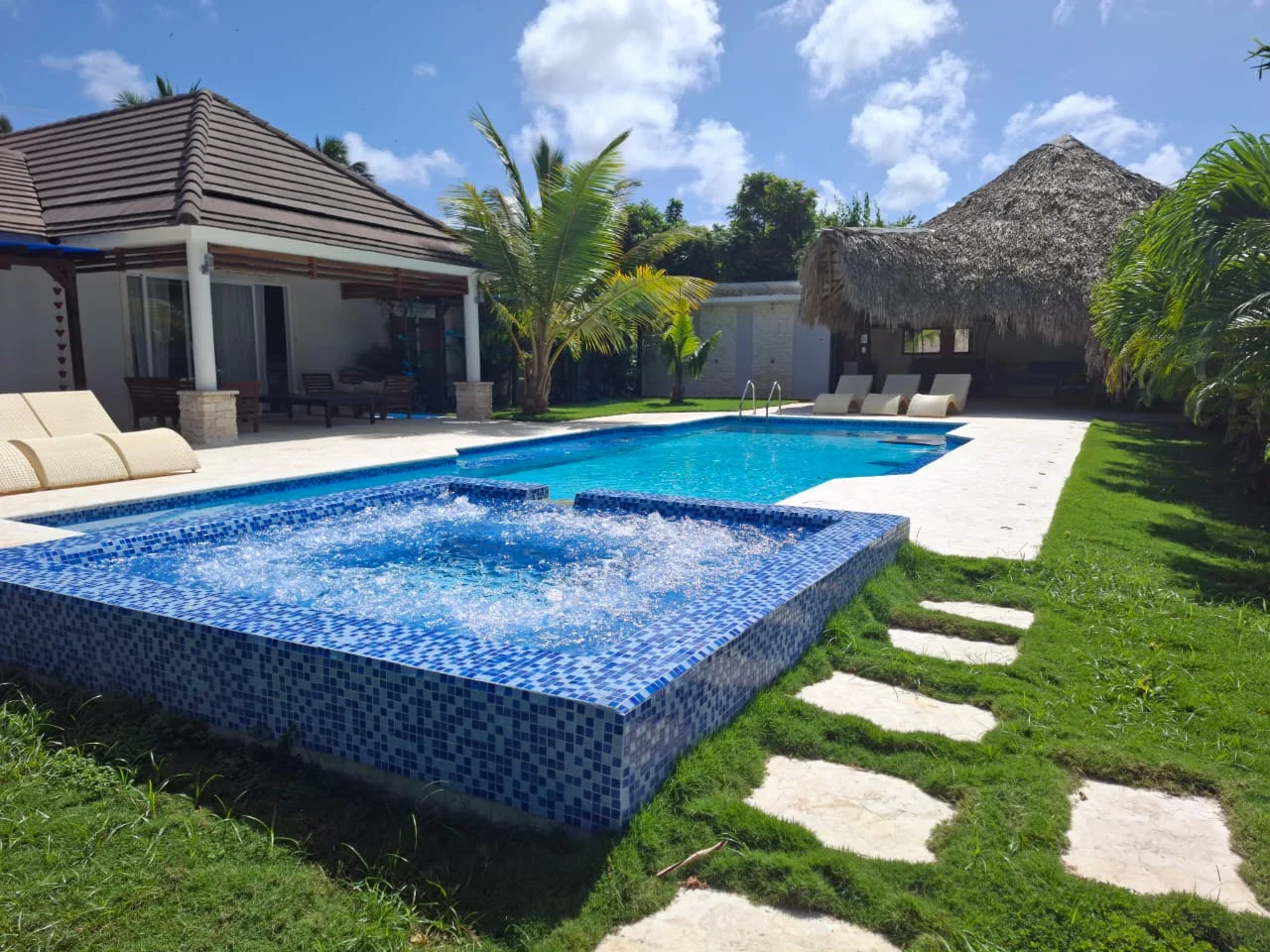 9 bedrooms luxury villa playa laguna - photo 1