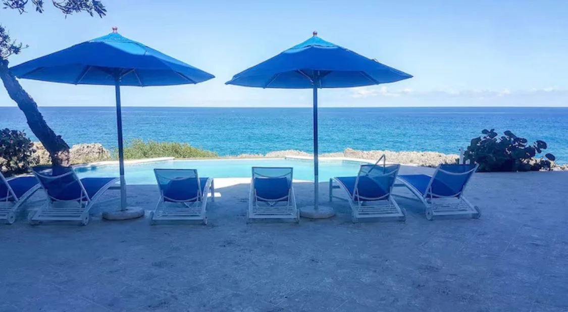 oceanfront 3 bedrooms penthouse playa chiquita - photo 3
